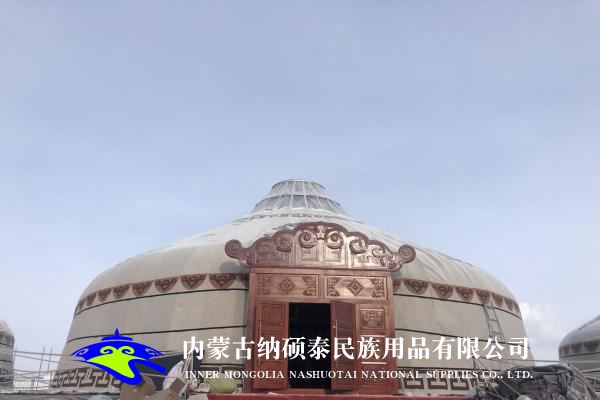 呼倫貝爾冬季那達(dá)慕大會(huì)制作的3個(gè)蒙古包（20米一個(gè)，12米2個(gè)）